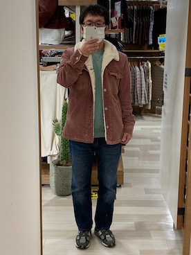 Levi'sのアイテムを使った「ランチコート」の人気ファッション