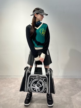 MARK & LONAのボストンバッグを使った人気ファッションコーディネート