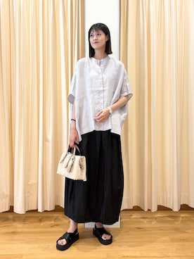 リネンスクエアケープシャツを使った人気ファッションコーディネート