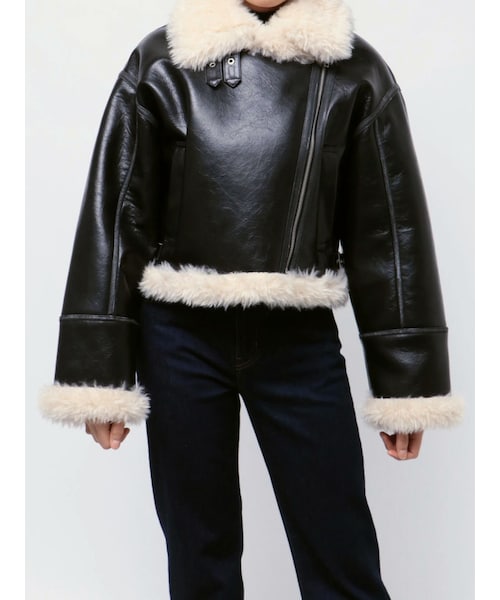 MURUA（ムルーア）の「ヴィンテージライクショートフェイクムートン