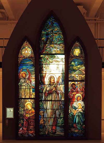 美しき芸術空間！北海道「似鳥美術館」にルイス・C・ティファニー