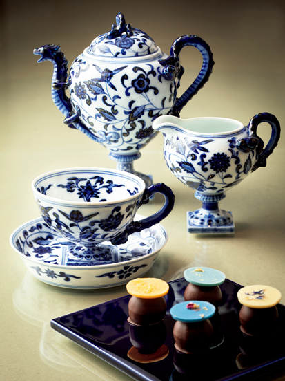 宮内庁御用達の有田焼「深川製磁」の食器を“使って楽しむ”ティー