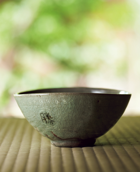 茶の湯の“銘”の物語】7月・雲鶴青磁茶碗 勝
