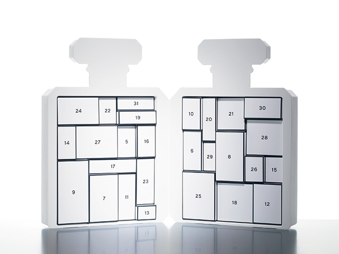 シャネル N˚5」の100周年を締めくくる、アドベントカレンダーが誕生