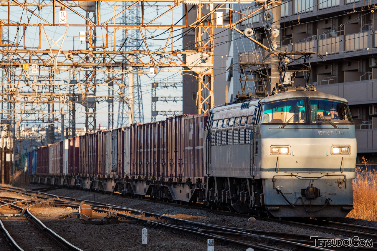 国鉄が開発した「ハイパワー機関車」もまもなく終焉 最後の輝きを放つ