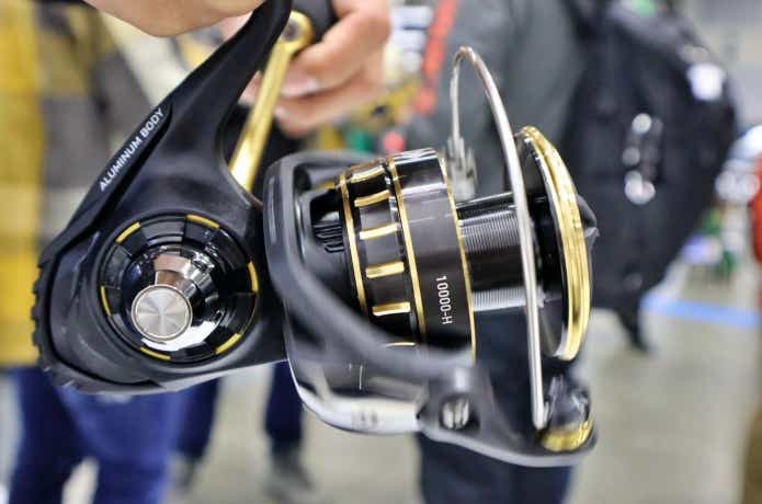 速報】ダイワ「BG SW」が登場！超進化したハイコスパSWリールに注目