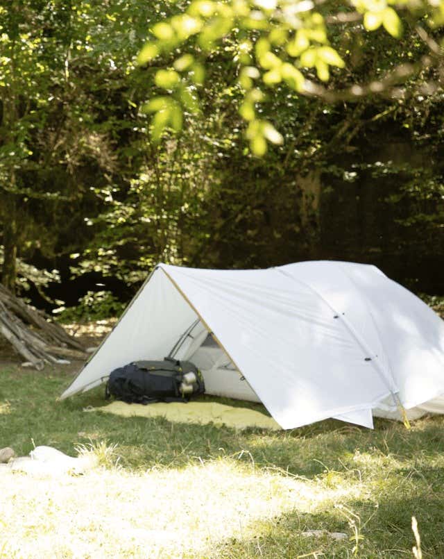 アウトドア革命！1台で6役に変化する多機能テント「ベルーガ