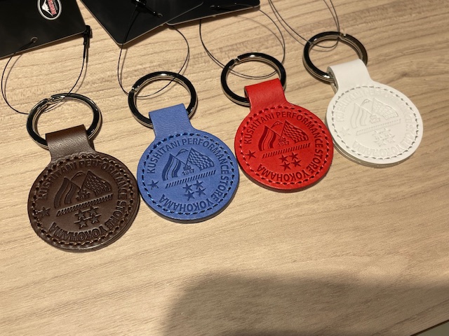 横浜店限定スラッシュキーホルダー】新色が入荷しました！：KUSHITANI