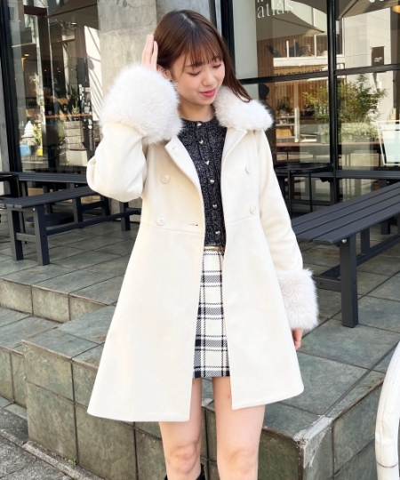 2wayフェイクファーカラーフレアコート/MAJESTIC LEGON