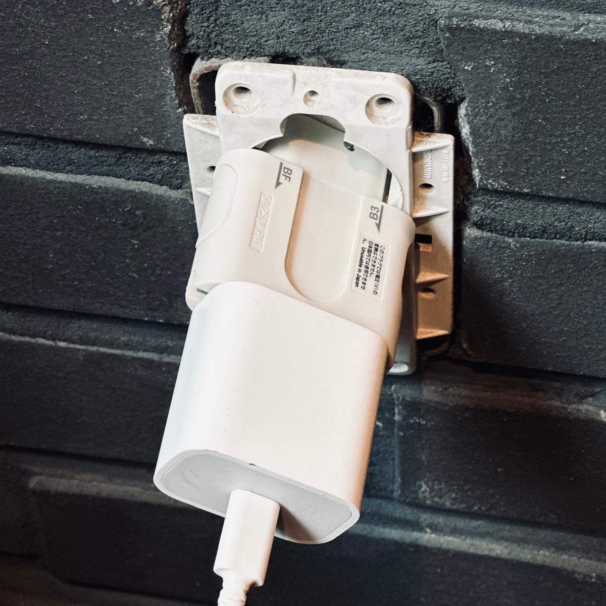 無印良品』の超ロングセラーなトラベル名品！ 全世界対応型プラグ