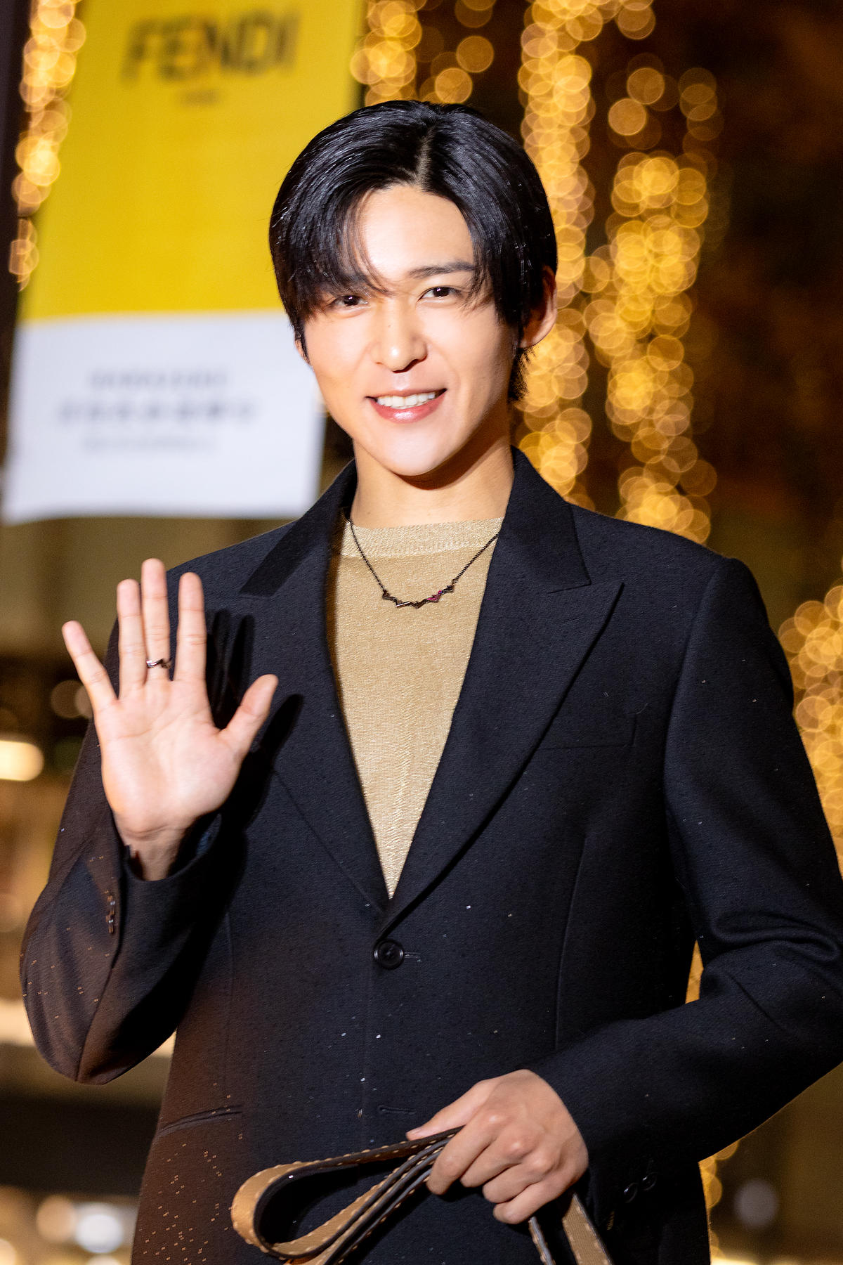 Snow Man目黒蓮】クリスマスプレゼントは「メンバーの岩本くんを