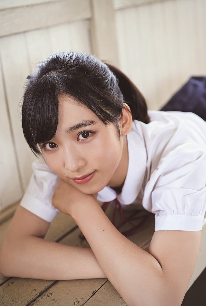 AKB48小栗有以、制服で溢れる清涼感 乃木坂46岩本蓮加らも登場
