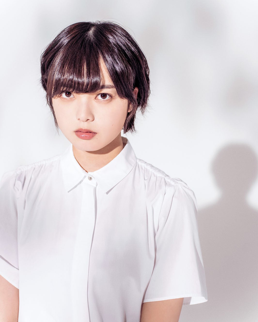 欅坂46平手友梨奈、真っ白衣装でナチュラル美 - モデルプレス