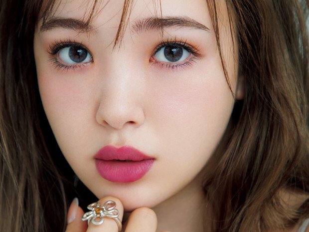 CHANEL(シャネル) レ ベージュ ヘルシー ゴールデン グロウ パウダー