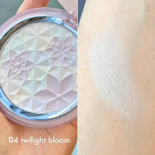 コスメデコルテのAQ 名品パウダーから透明感あふれるカシスパープルが