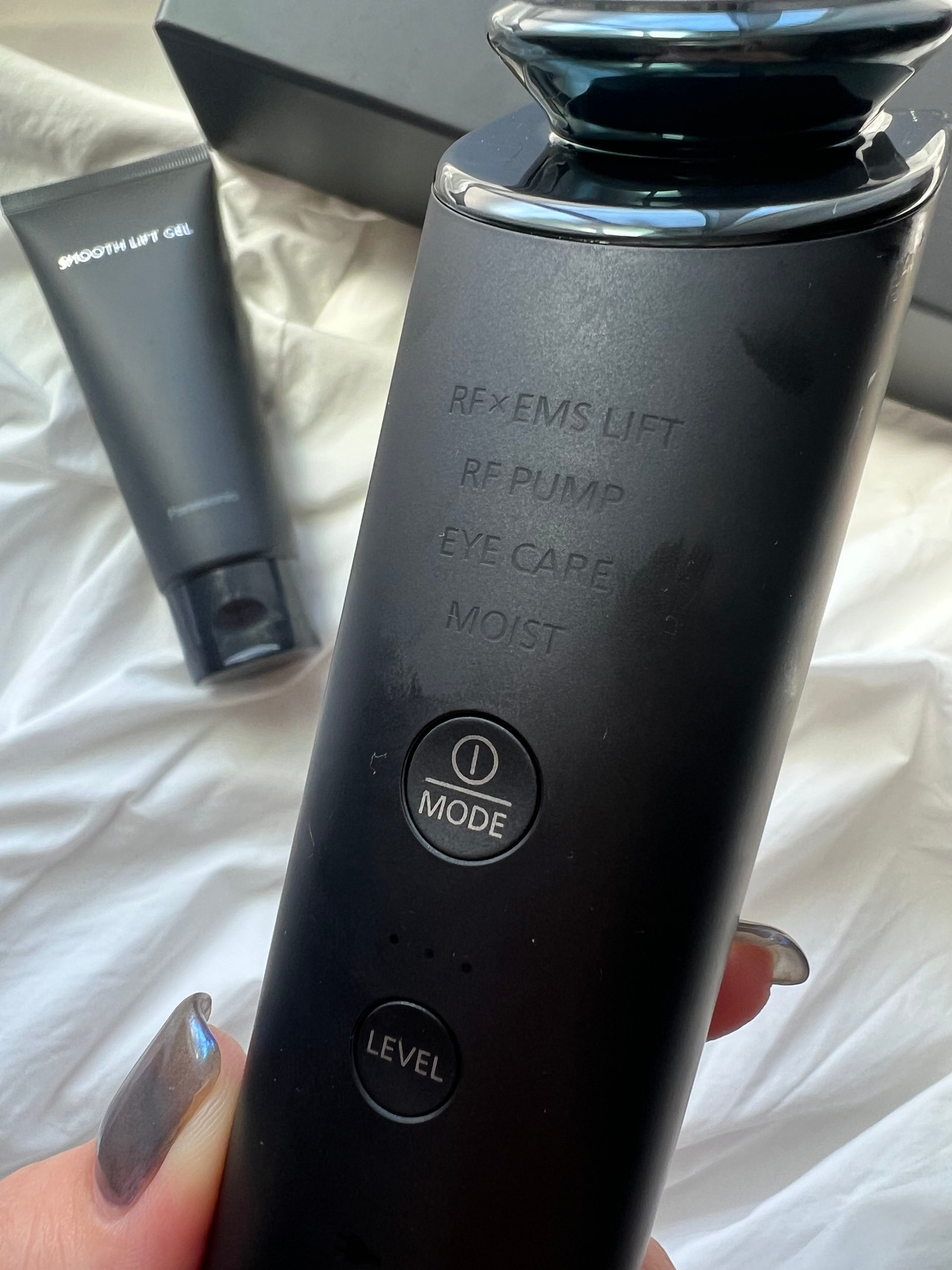 ミドル世代の強い味方】1本9役の美顔器「パナソニック バイタリフト