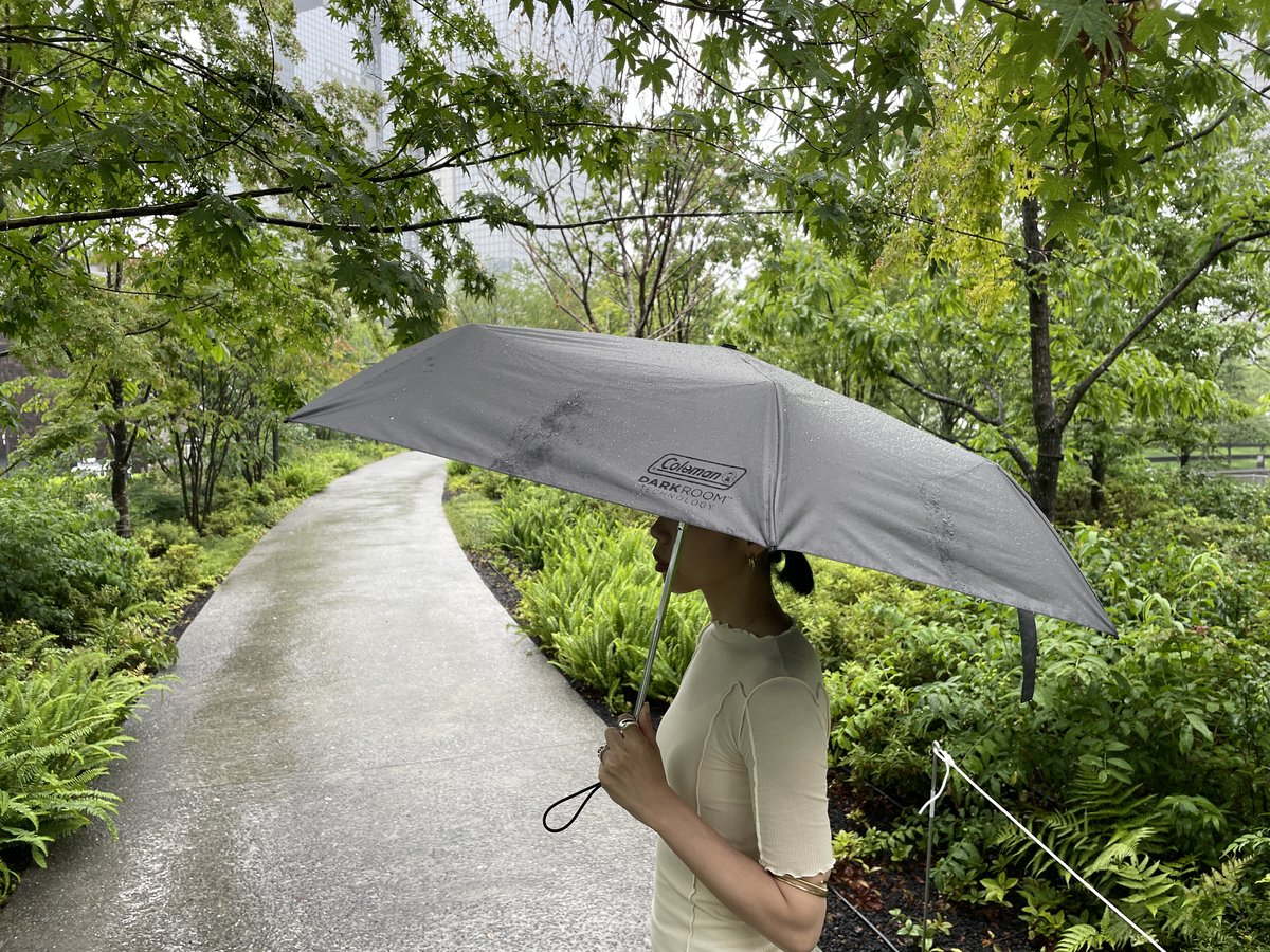 ローソンで買える【コールマン】の晴雨兼用折りたたみ傘が大活躍