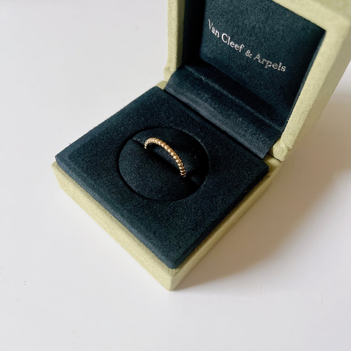 ヴァン クリーフ＆アーペル】のペルレは365日リング - スモールグッド