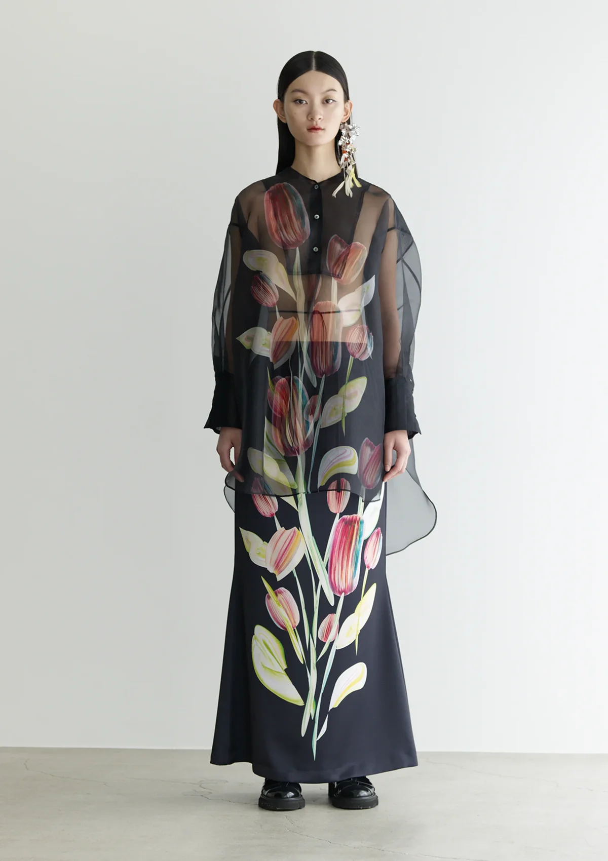 風に揺れるシアー素材をひとつ。【TELMA（テルマ）】のブラウスで