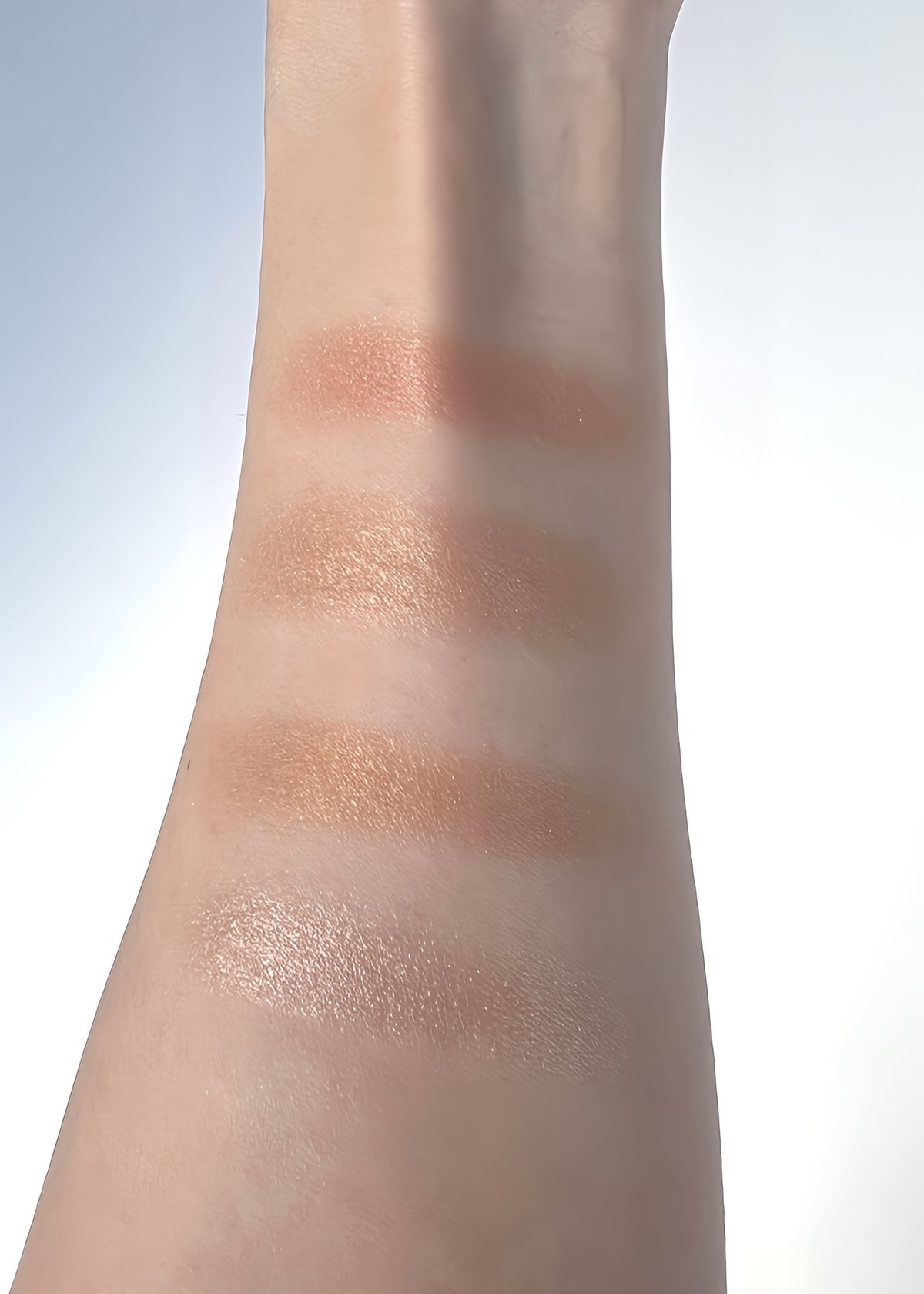 シャネル】テーマはカラーマッチ！ 2025年の春新色をスウォッチ - 路地