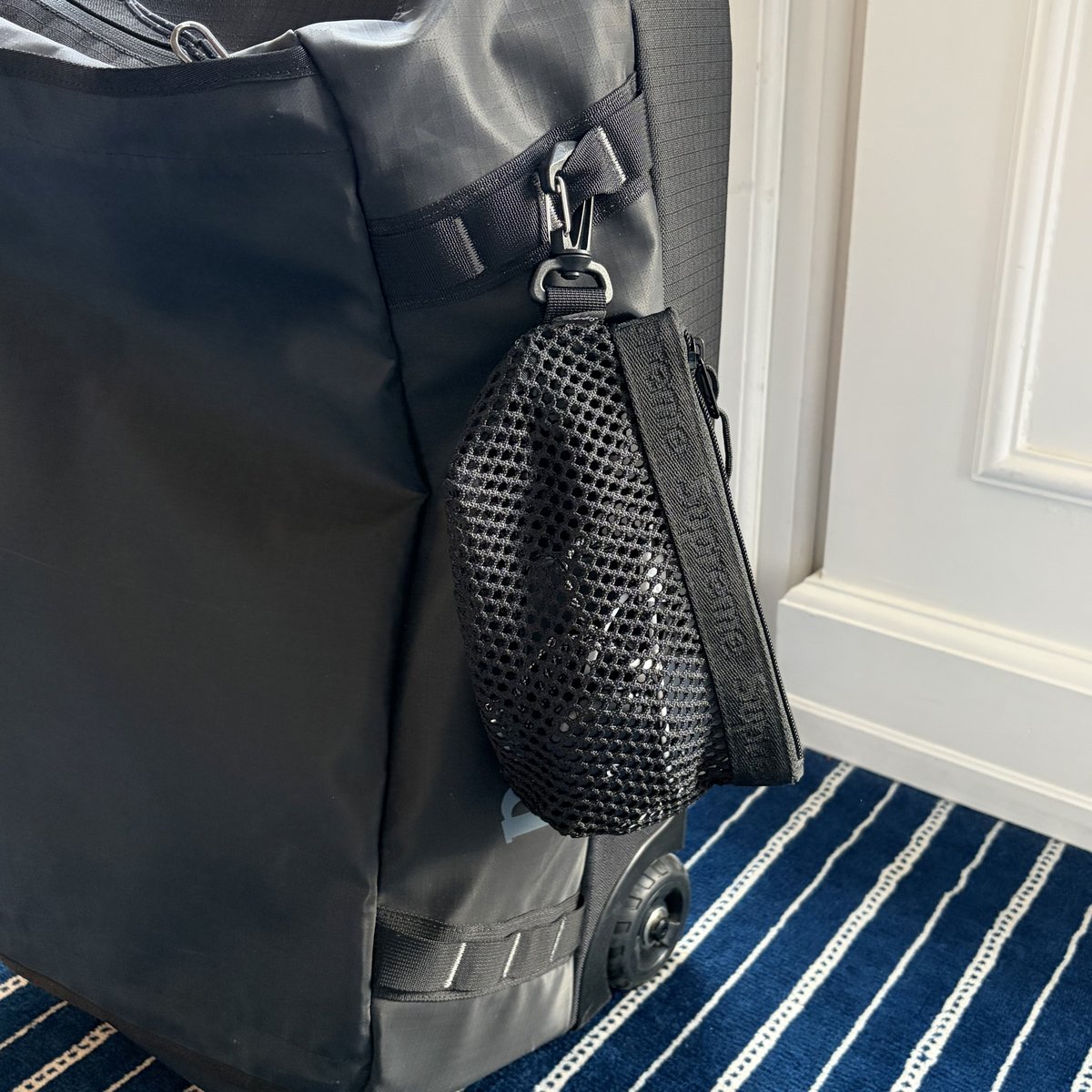 パタゴニア】のキャリーケースは2輪でも満足度最高！ - スモール