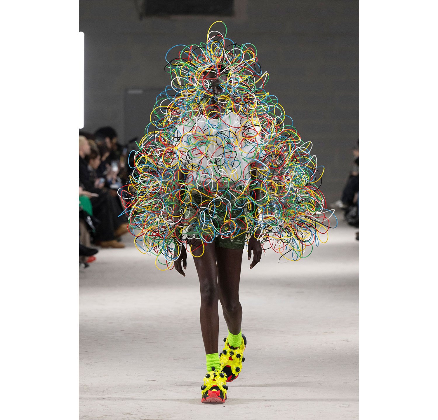 繊細なディテールで魅せる ノワール ケイ ニノミヤのプレイフルネス