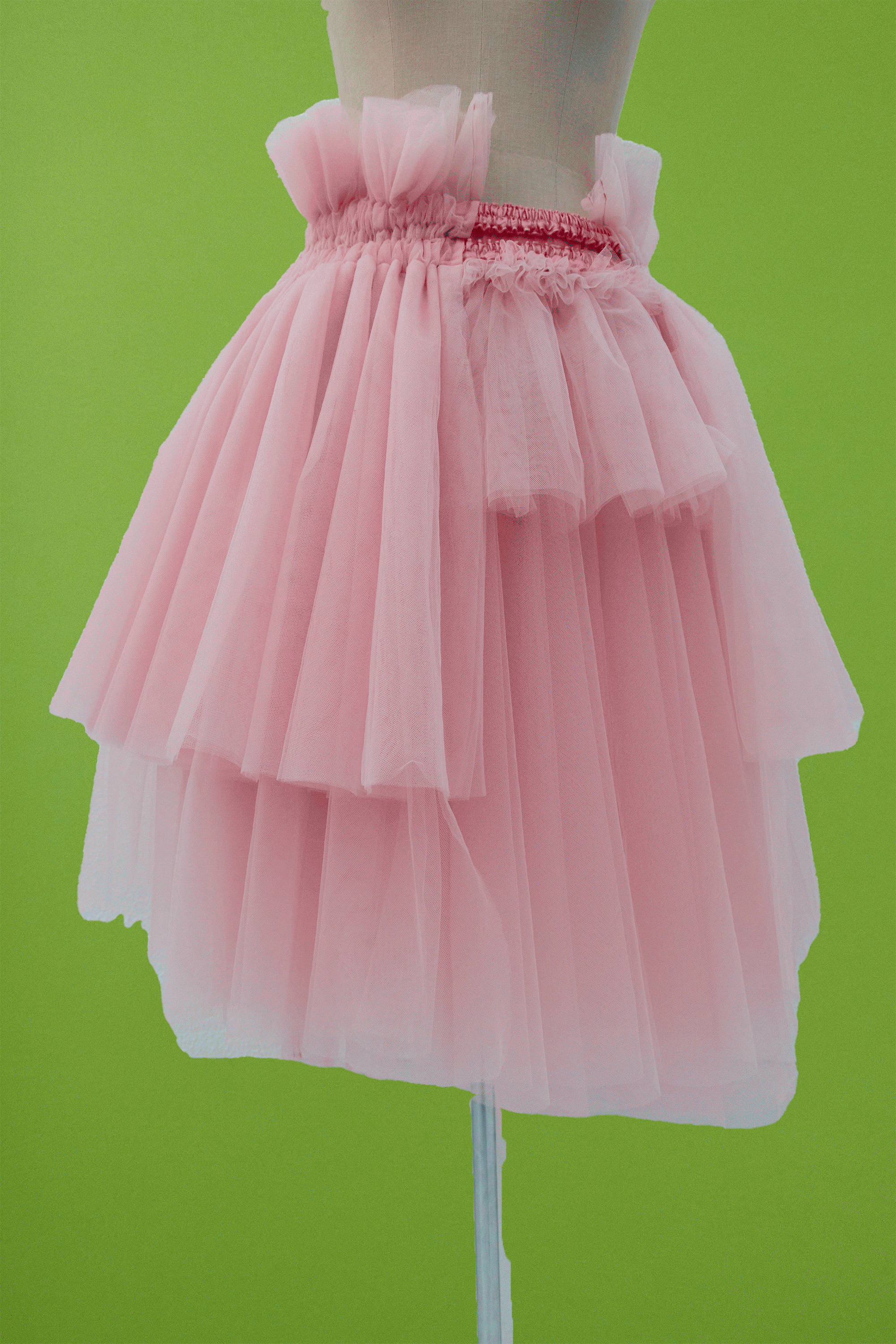 繊細なディテールで魅せる ノワール ケイ ニノミヤのプレイフルネス