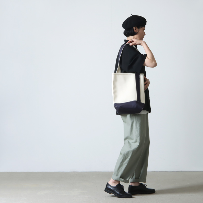 L.L.Bean (エルエルビーン) Cylinder Tote Bag With Pocket