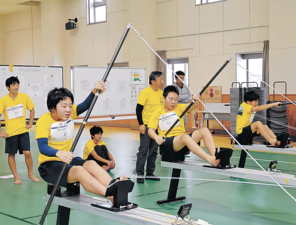 映画「スカーレット」ICカード19日発売 富山地鉄利用促進へ500