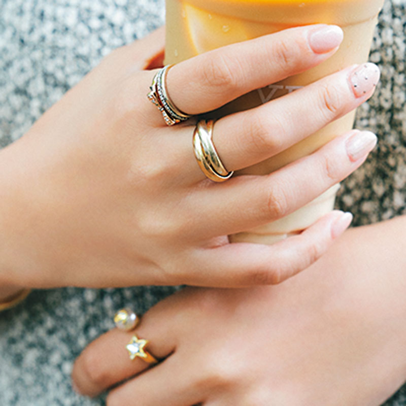 ジュエリー賢者のスタメン】カルティエ『トリニティ』保持者の“重ね