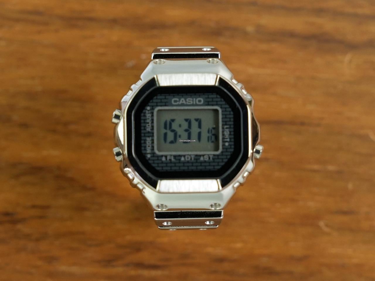 Vendesi Casio CRW-001-1JR Quarzo 2024 Acciaio Nuovo per 249 € da