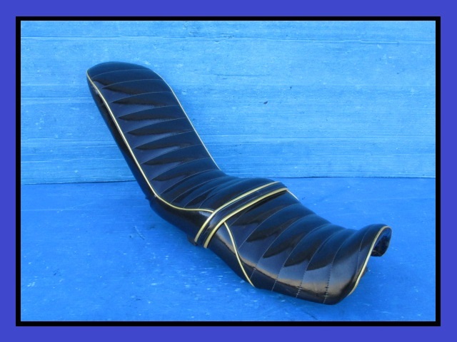 NC31黒エナメル 60cm三段シート/ブラックCB400SF前期