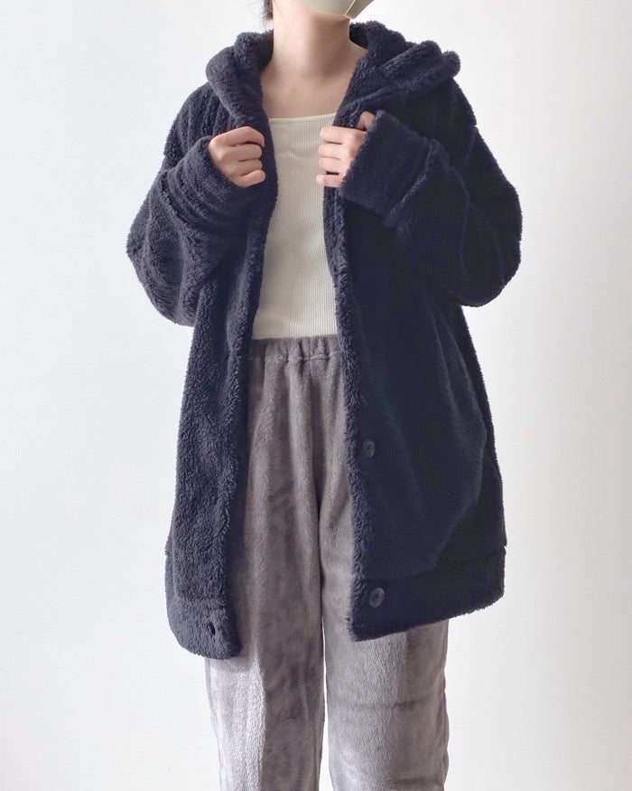 画像・動画】ふわふわに包み込まれる！GUの「ラウンジパーカ」顔や手首