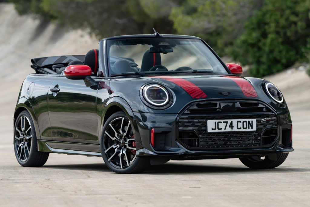 新型「MINI ジョン・クーパー・ワークス」発売！レーシングスピリット