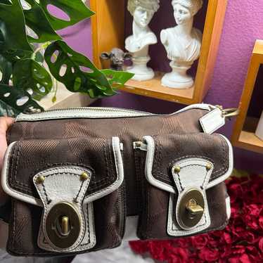 Coach legacy turnlock - Gem