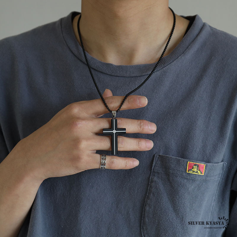 クロスネックレス ブラック ペンダント 大きめ 十字架 シンプル