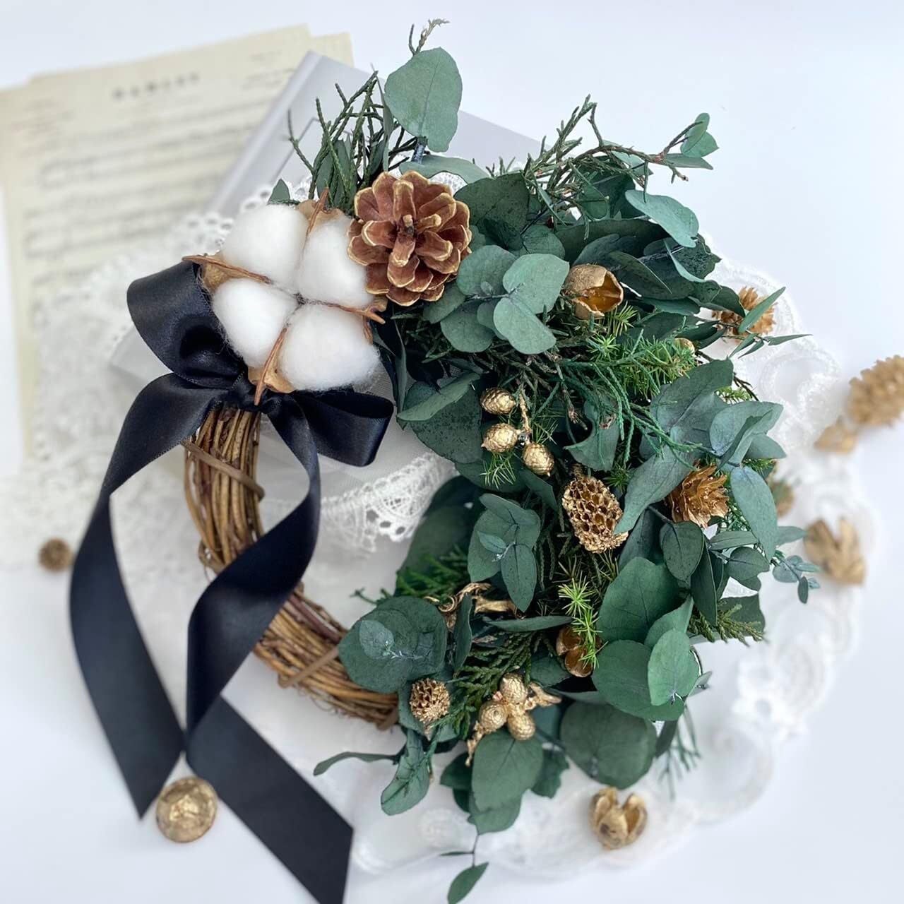 針葉樹林のクリスマスリース クリスマス リース 松ぼっくり ドライ