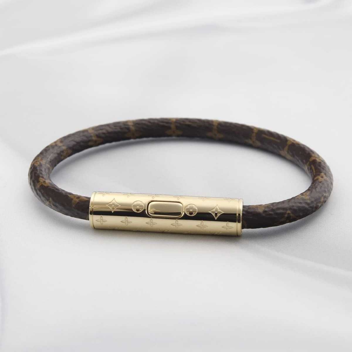 ルイヴィトン ブレスレット モノグラム ゴールド ブラスレ LV コンフィ