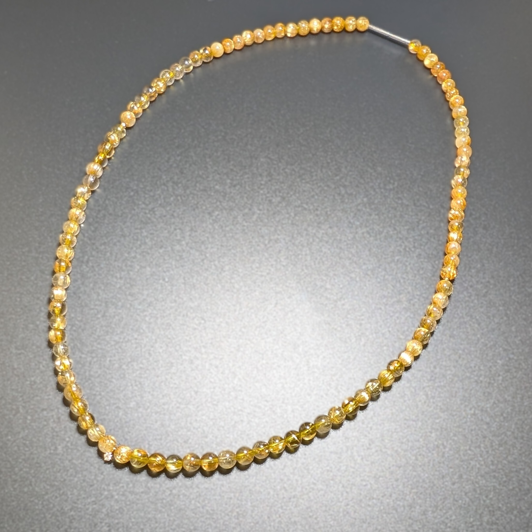 1名様1点限定！K18ゴールド ダイヤ入りペンダント トライアングル