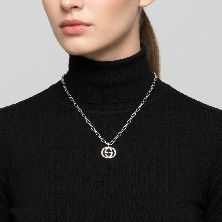 グッチ ネックレス GUCCI シルバー GGロゴモチーフ ペンダント 男女
