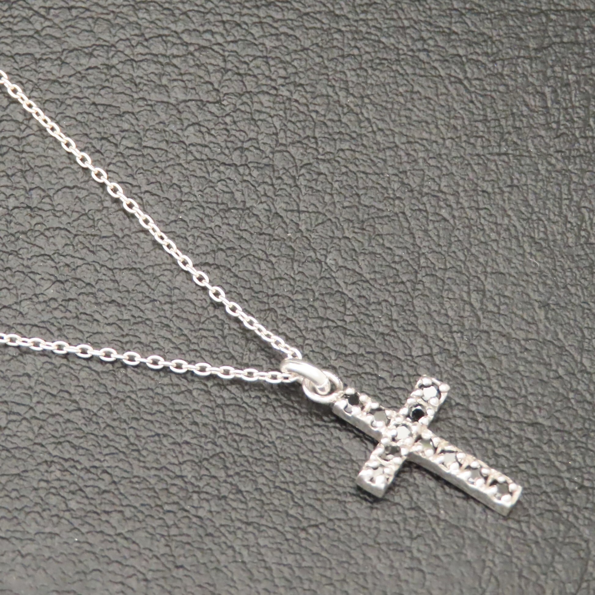 クロスネックレス シルバー925 ブラック 黒 キュービックジルコニア