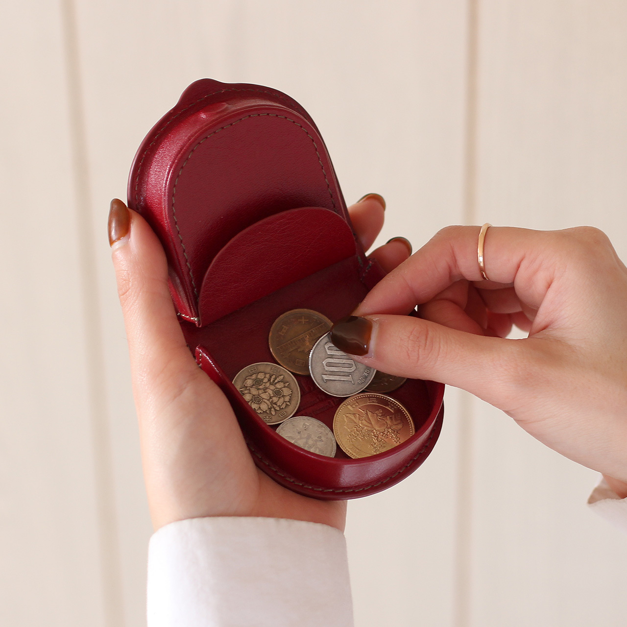 イタリアンレザー・馬蹄型コインケース - 【メンズギフトのMILAGRO