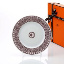 エルメス HERMES デザートプレート 〈Hデコ〉レッド 22.5cm 名入れ彫刻