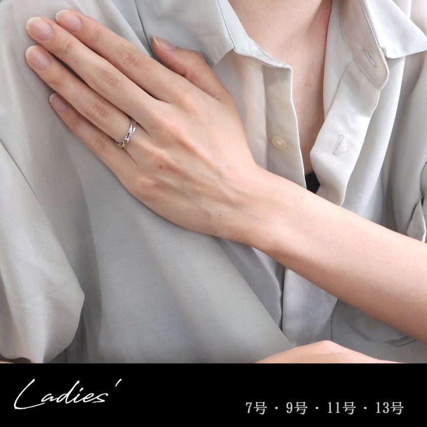 シルバーリング【ブルーダイヤモンド】指輪 ツイスト デザイン【送料