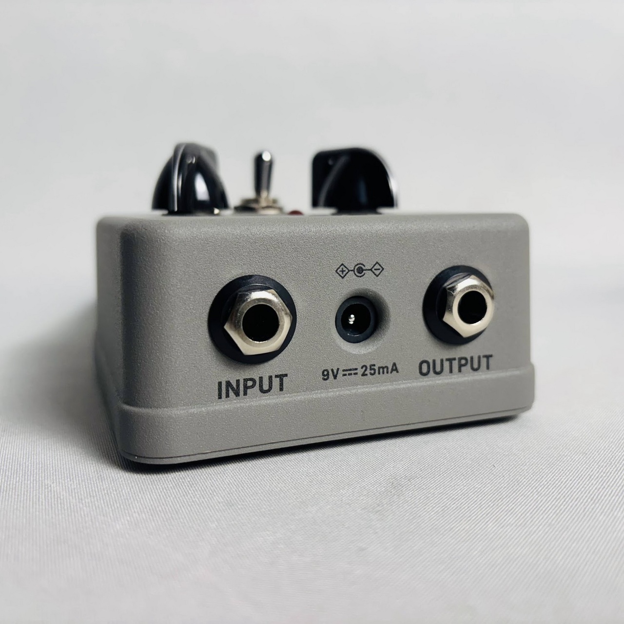 BEHRINGER FUZZ BENDER ファズペダル コンパクトエフェクター【現物