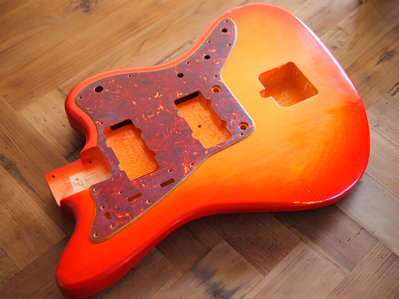 MJT Jazzmaster Body - Pine - Cherry Sunburst - Medium Relic（新品