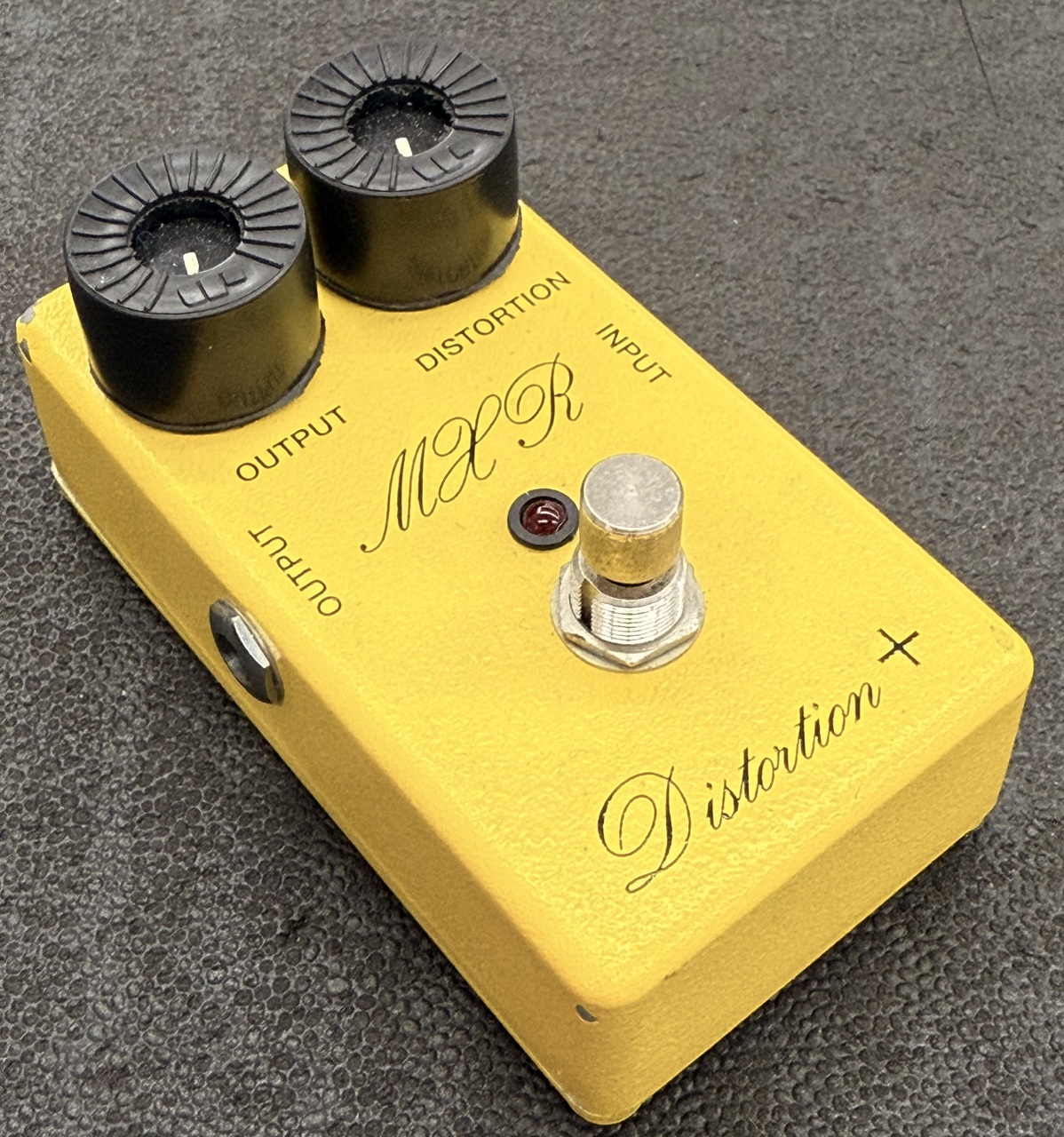 MXR M104 Distortion+ script logo with LED（中古）【楽器検索