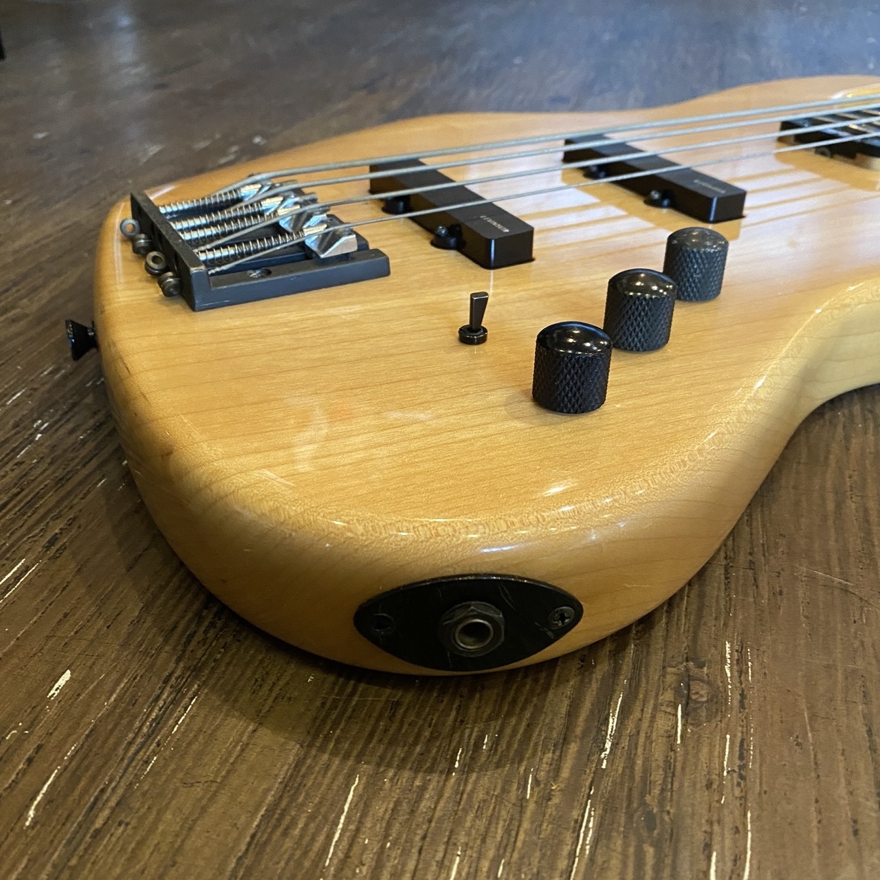 Blade Levinson B4 Electric Bass（中古/送料無料）【楽器検索デジマート】