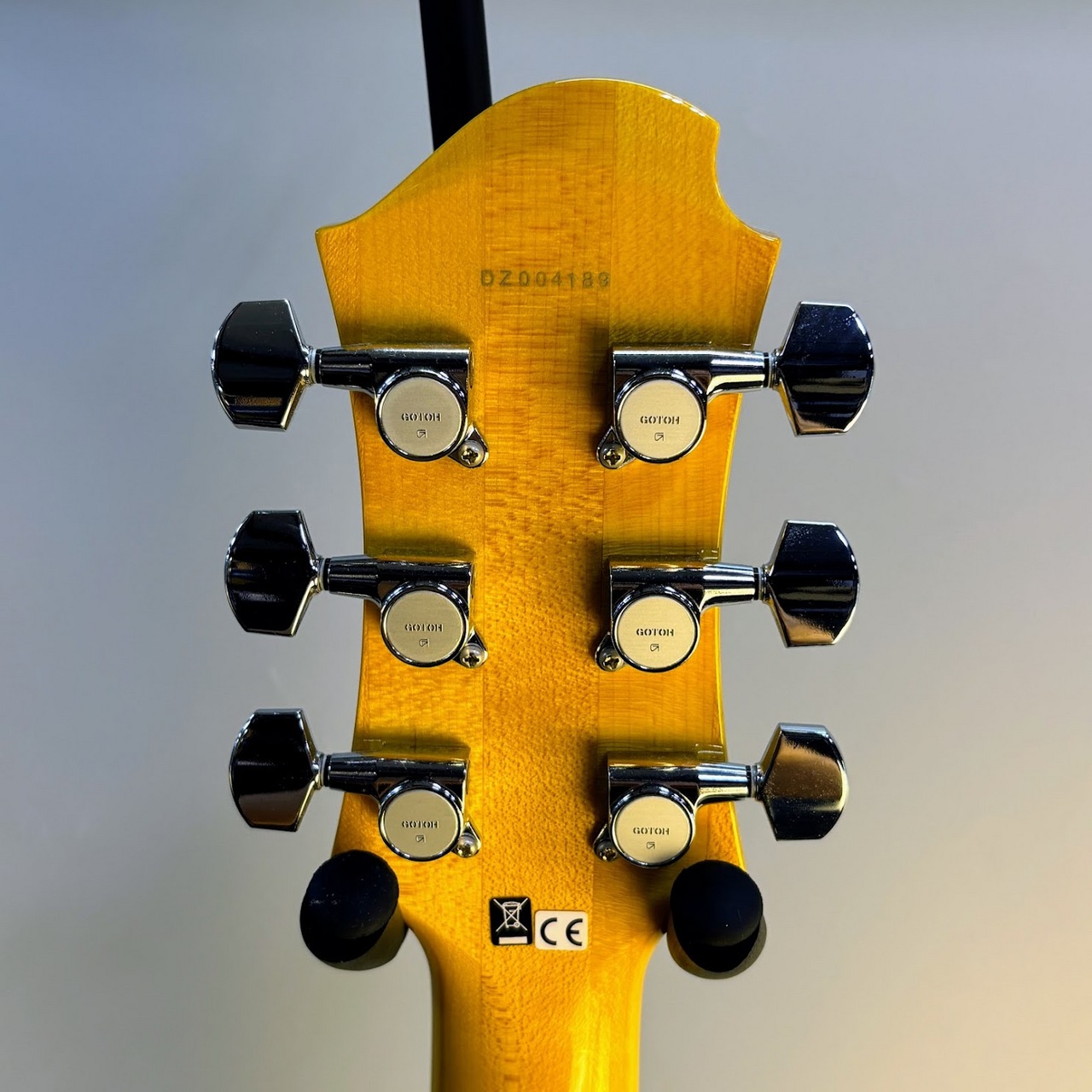 Zemaitis V22HB エレキギター Virtuosoシリーズ ホロウボディ フレイム