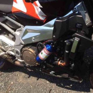 ニトロ NOS風 ダミータンク バイク汎用の通販 by やーーー's shop｜ラクマ